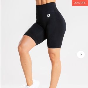 Women's Best Wear
POWER SEAMLESS CYCLING SHORTS